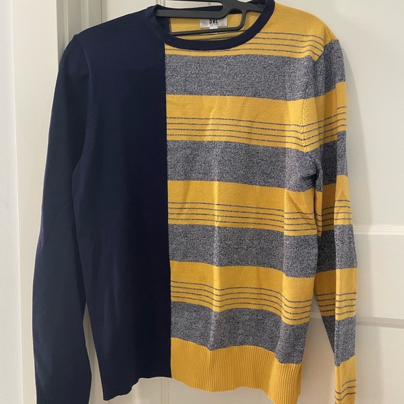 YAL New York Sweater - Picture 1 of 7